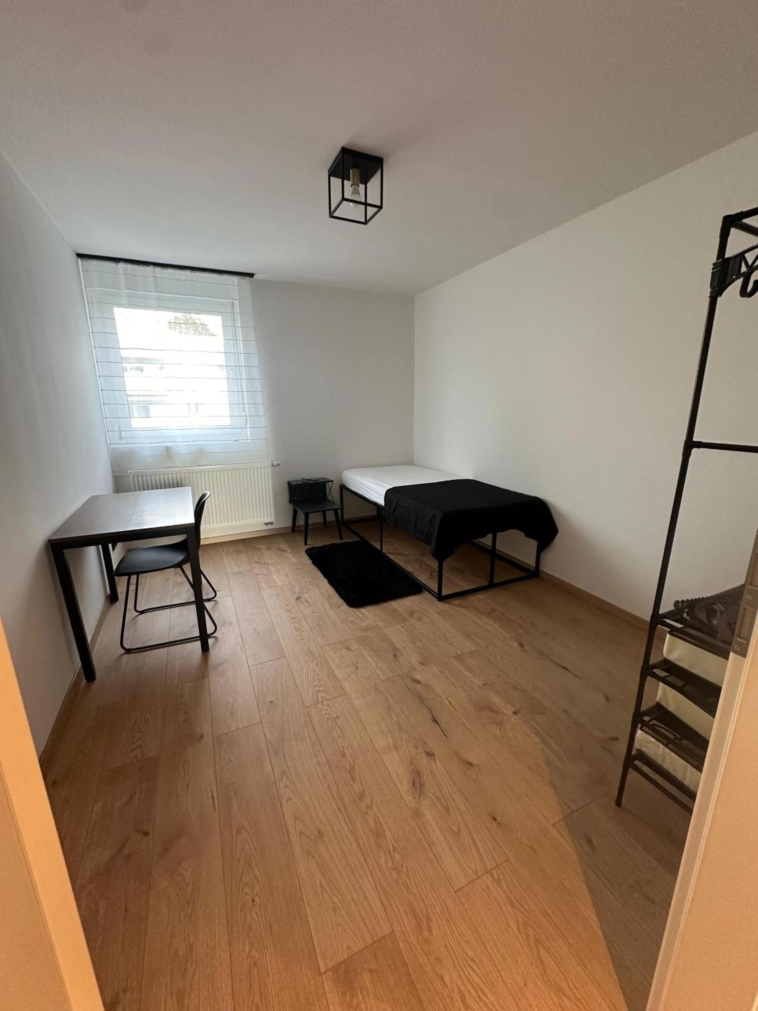 3-zimmer Naehe Messe Appartement *